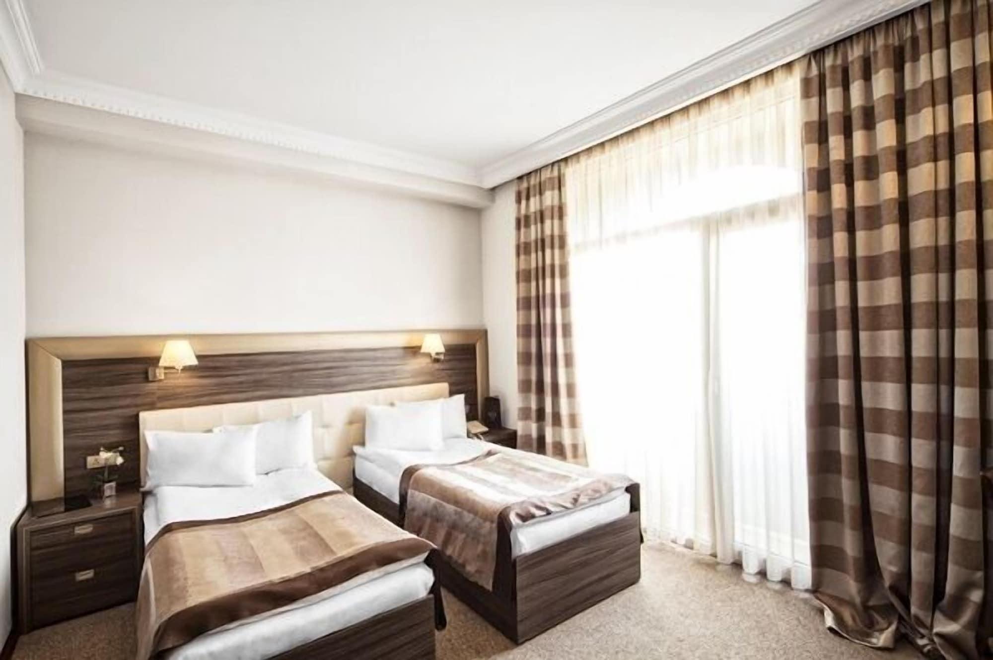 Cruise Hotel Tiflis Exterior foto