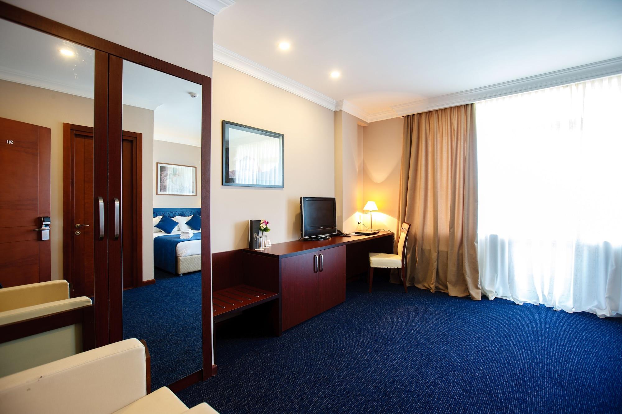Cruise Hotel Tiflis Exterior foto