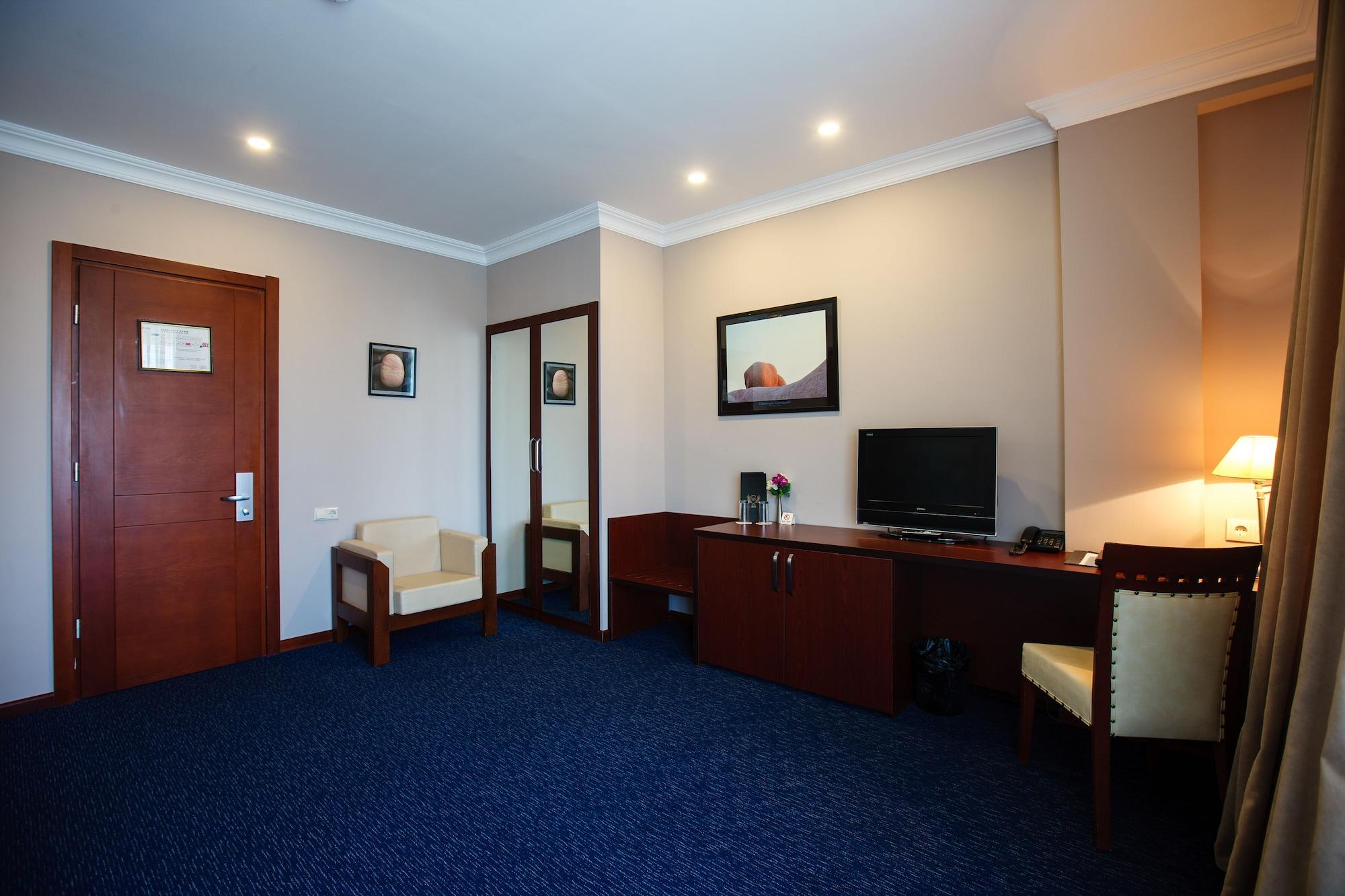 Cruise Hotel Tiflis Exterior foto
