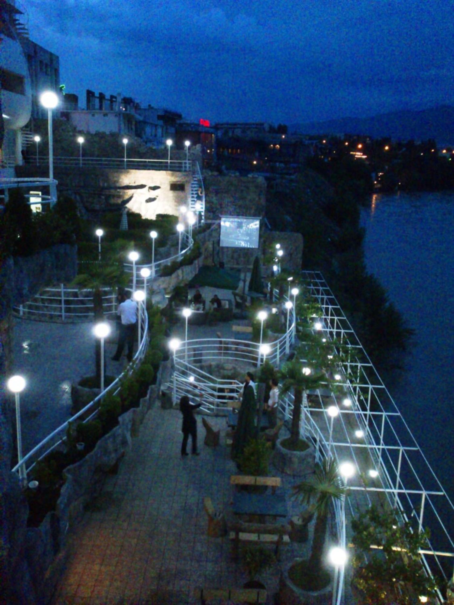 Cruise Hotel Tiflis Exterior foto