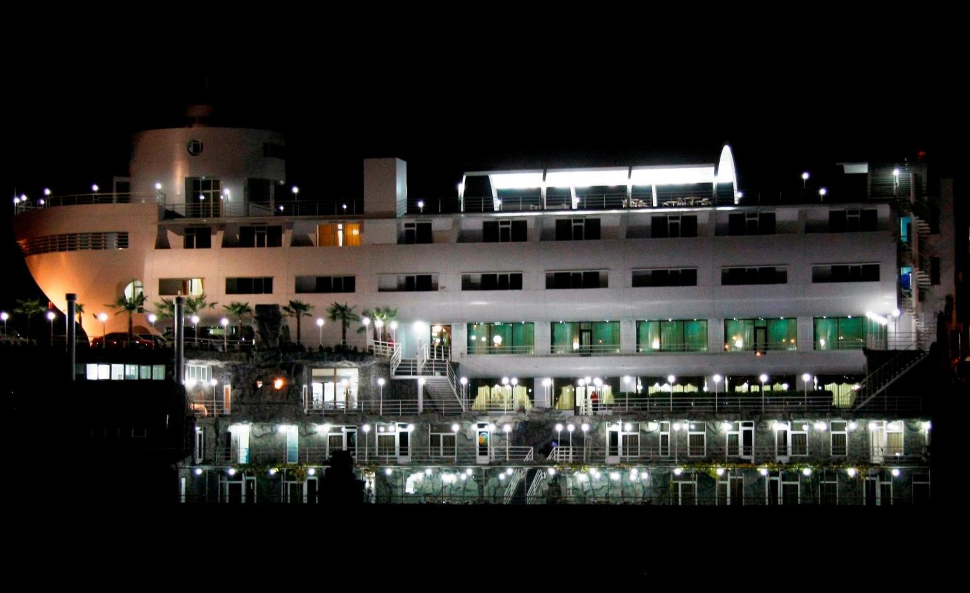 Cruise Hotel Tiflis Exterior foto