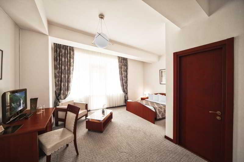 Cruise Hotel Tiflis Exterior foto