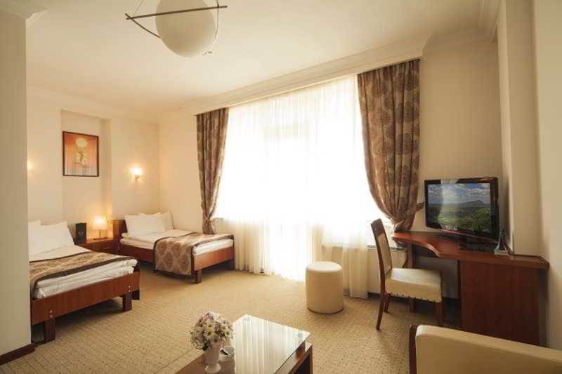 Cruise Hotel Tiflis Exterior foto