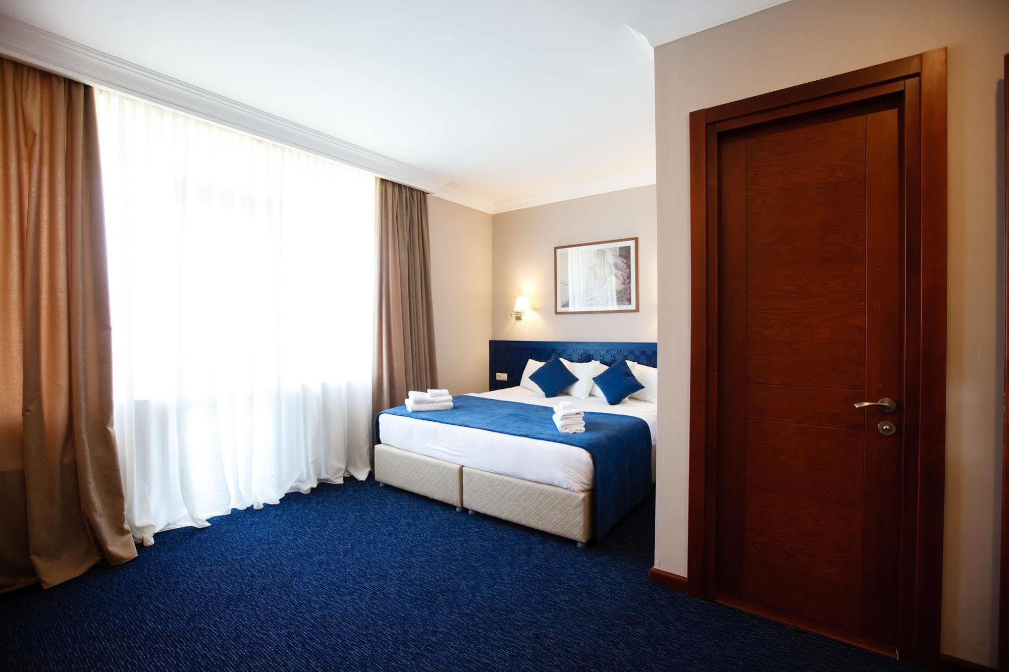 Cruise Hotel Tiflis Exterior foto